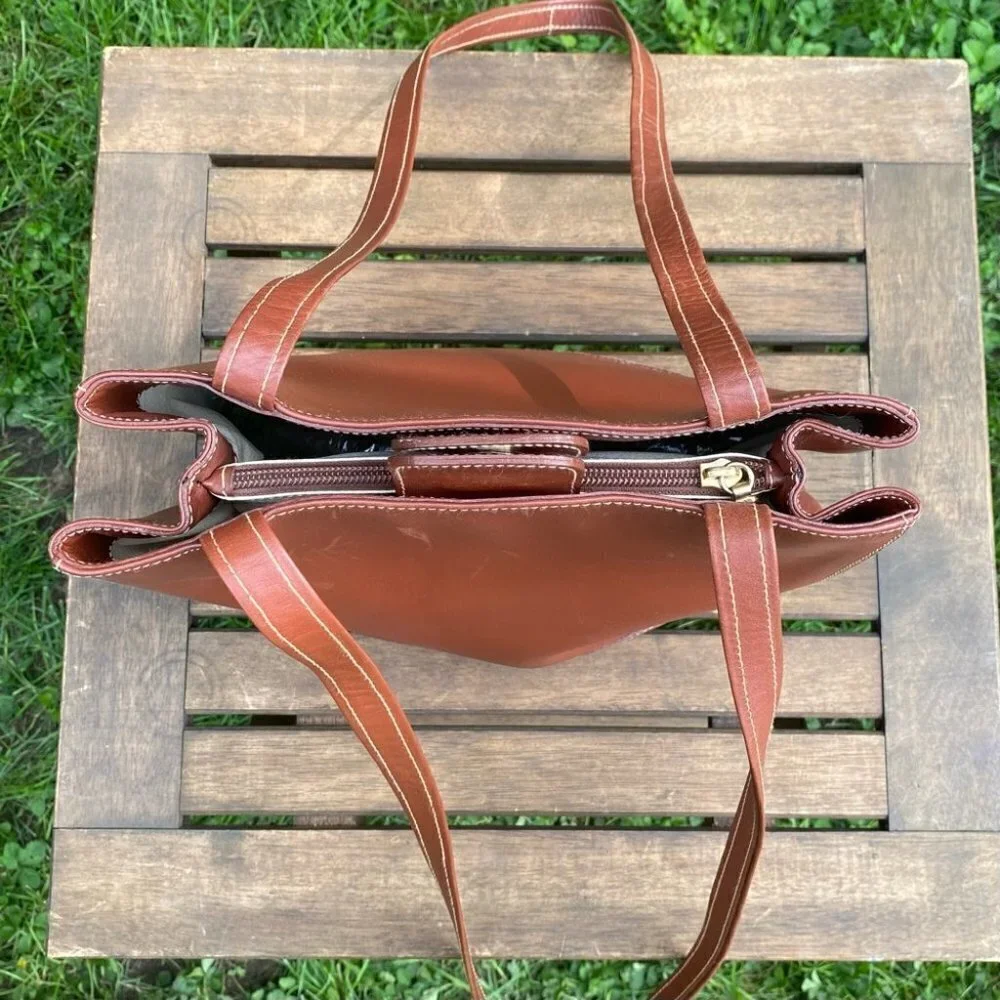 Montbui Difusion Leather Tan  Crossbody Purse - Picture 4 of 13